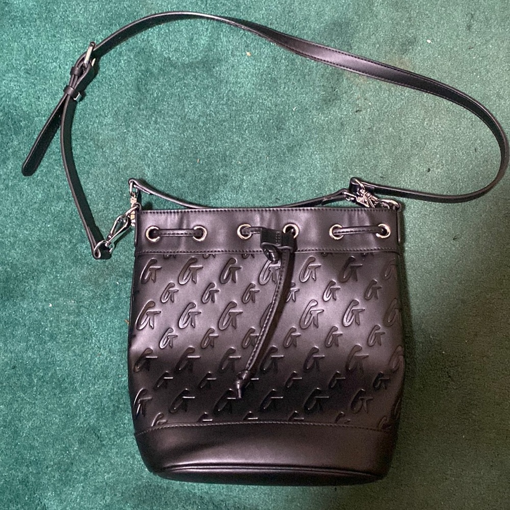 Black medium glamaholic bucket bag